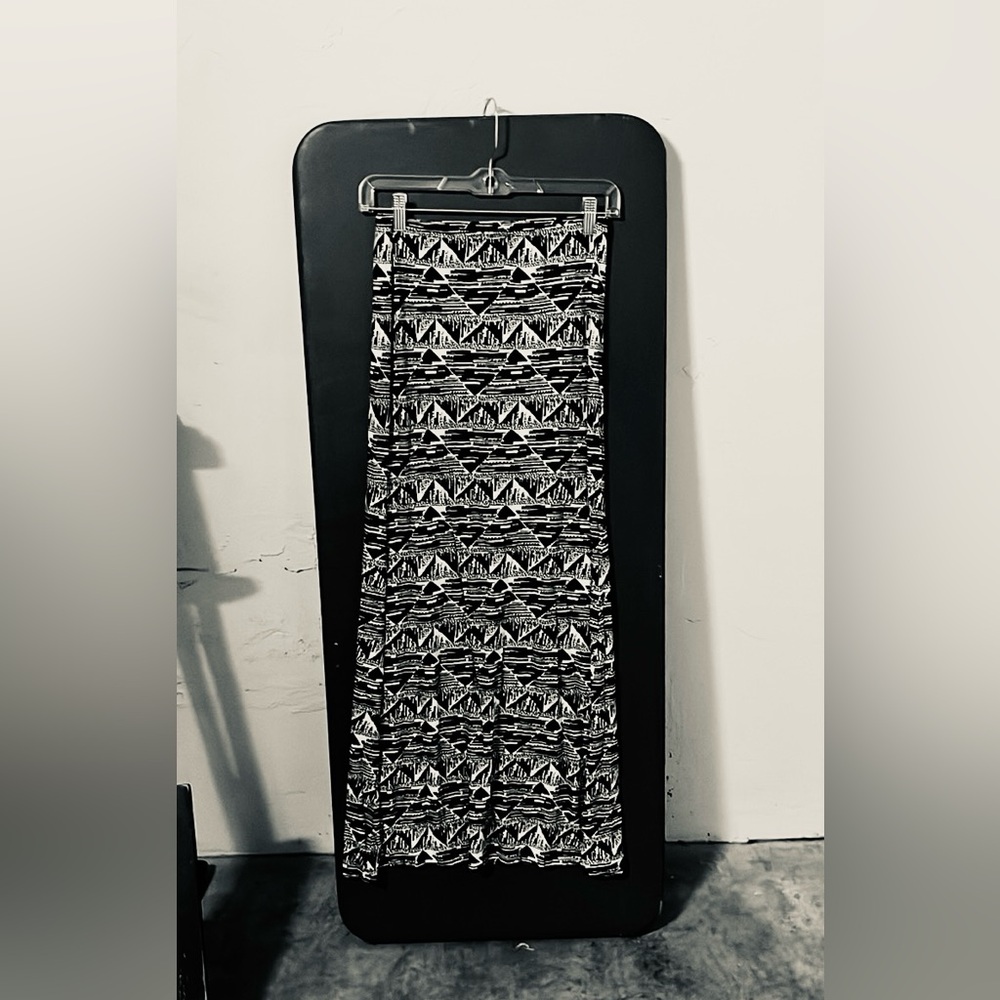 Billabong Black and White Asymmetrical Maxi Skirt